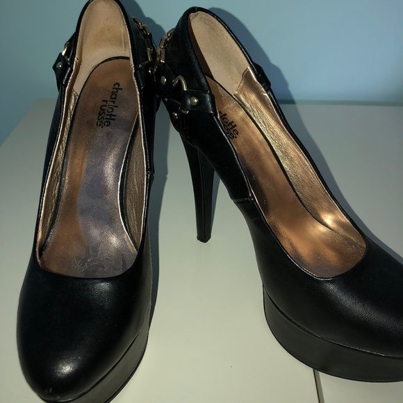 Black Charlotte Russe Pumps - Picture 2 of 4